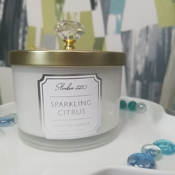 Fresh Llinen Scented Candle 14 oz - Picture 1 of 6